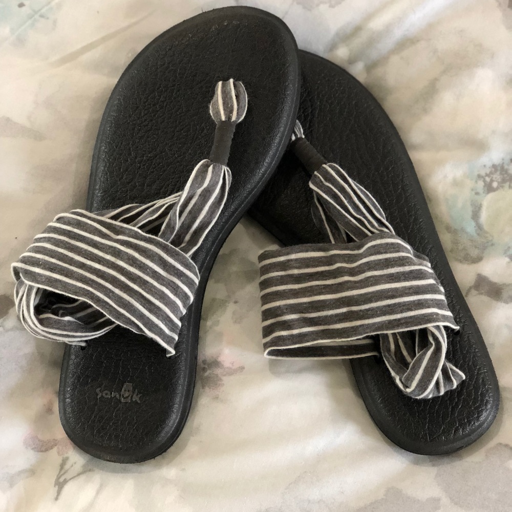 Sanuk Grey/White Striped Sandals NWOT